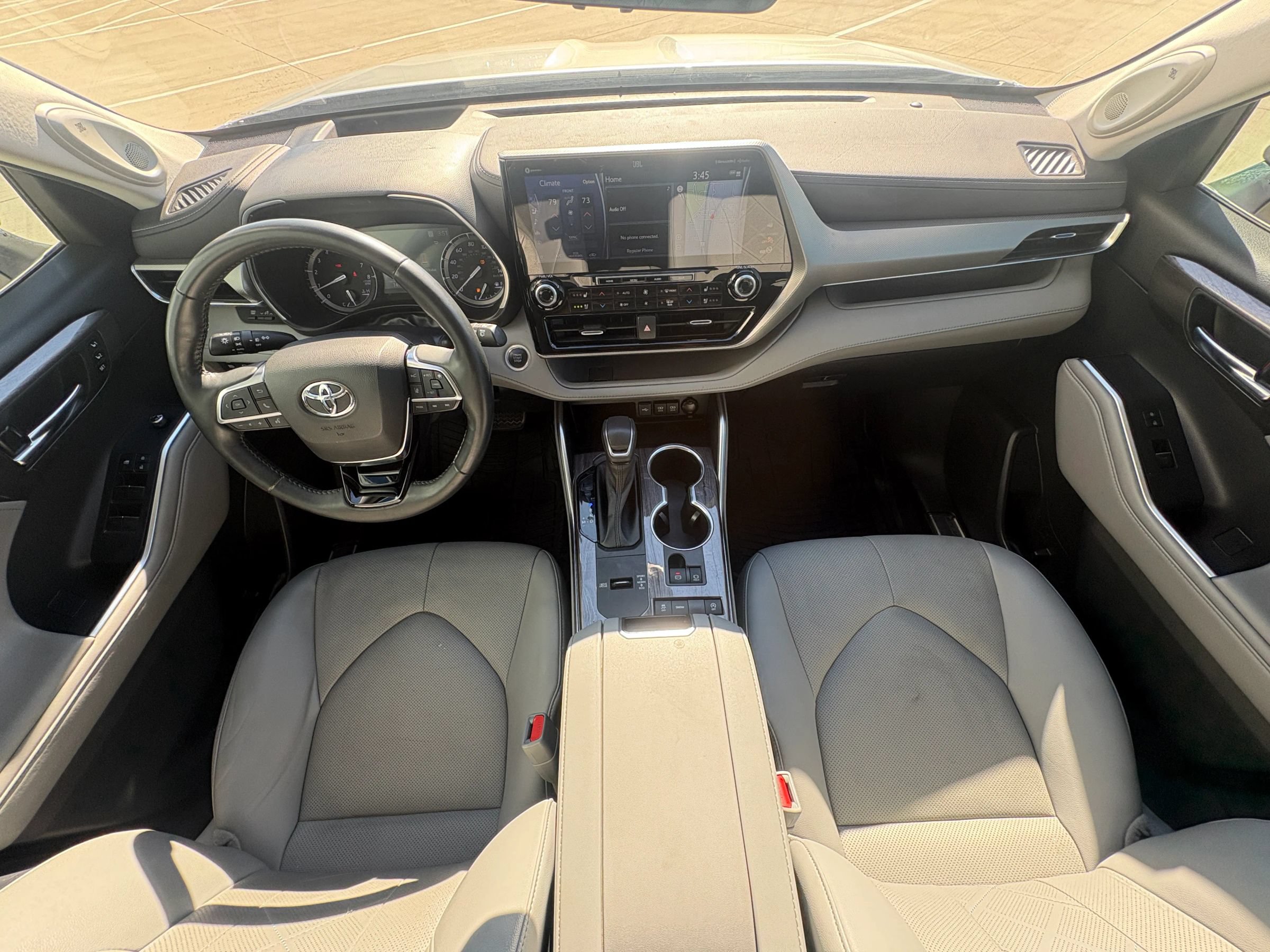 Used 2021 Toyota Highlander Platinum FWD image 17