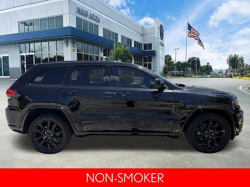 Used 2021 Jeep Grand Cherokee Laredo X RWD image 5