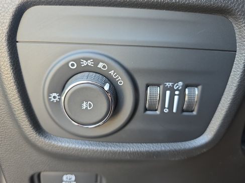 Used 2021 Jeep Grand Cherokee L Overland w/ Luxury Tech Group IV RWD image 26
