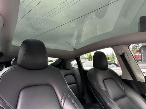 Used 2022 Tesla Model Y Performance AWD/4WD image 17
