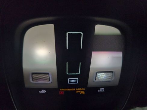 Used 2021 Volvo XC40 P8 Recharge w/ Advanced Package image 21