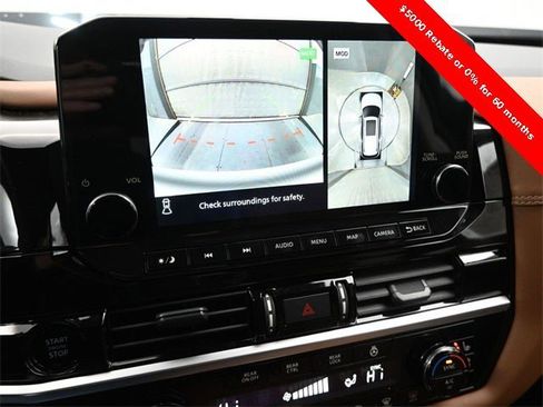 New 2025 Nissan Pathfinder Platinum image 14