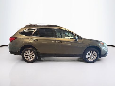 Used 2017 Subaru Outback 2.5i Premium image 10