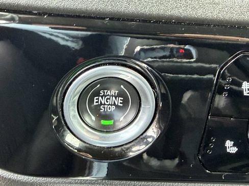 Used 2022 Chevrolet Silverado 1500 LT w/ Z71 Off-Road Package AWD/4WD image 23