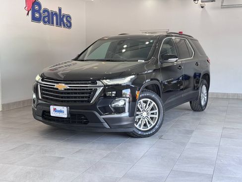 Used 2023 Chevrolet Traverse LT AWD/4WD image 2