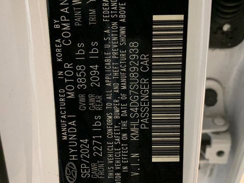 Used 2025 Hyundai Elantra SEL image 53