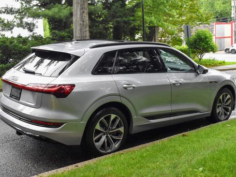 Used 2021 Audi e-tron Premium Plus w/ Premium Plus Package image 8