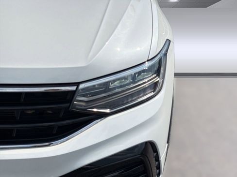 Used 2023 Volkswagen Tiguan SE R-Line image 10