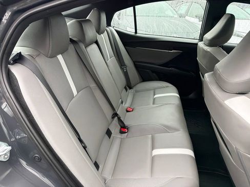 Used 2025 Toyota Camry SE w/ Convenience Package FWD image 15