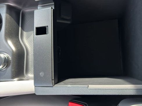 New 2026 Ford Explorer Active w/ Active Comfort Package RWD image 33