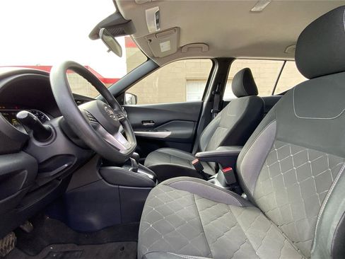 Used 2020 Nissan Kicks SV image 10