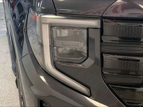 Used 2022 GMC Sierra 1500 Elevation w/ LPO, Elevation Black Package AWD/4WD image 29
