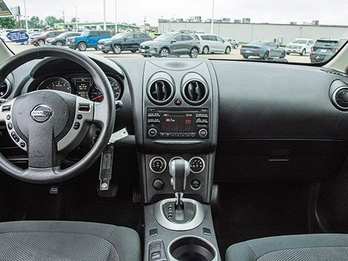 Used 2015 Nissan Rogue S w/ Convenience Package FWD image 5