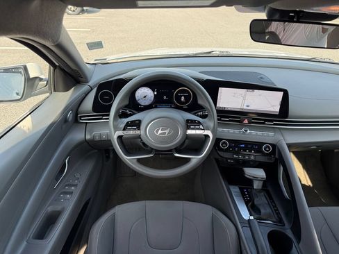 Used 2024 Hyundai Elantra SEL FWD image 13