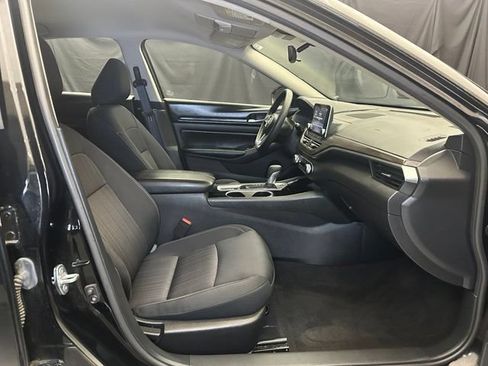 Used 2024 Nissan Altima 2.5 SV AWD/4WD image 15