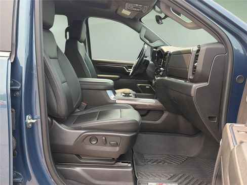 Used 2024 Chevrolet Silverado 2500 LTZ w/ LTZ Convenience Package AWD/4WD image 13