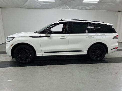 Used 2022 Lincoln Aviator Reserve w/ Equipment Group 201A AWD/4WD image 6