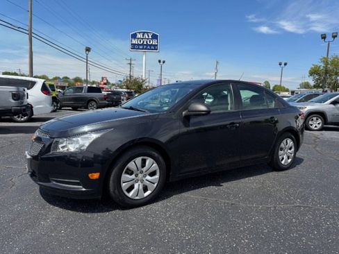 Used 2013 Chevrolet Cruze LS FWD image 1