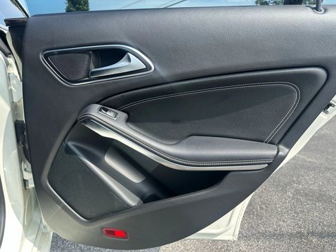 Used 2018 Mercedes-Benz CLA 250 4MATIC image 19