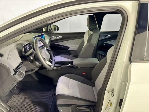Certified 2025 Volkswagen ID.4 Pro image 12