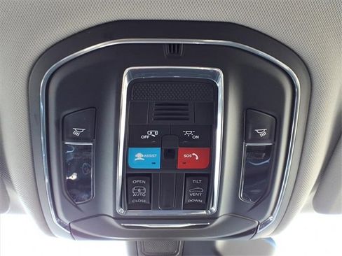 Certified 2023 Jeep Grand Cherokee L Laredo image 23