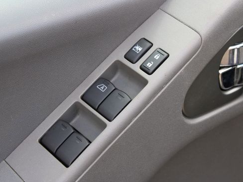 Used 2020 Nissan Frontier SV w/ Midnight Edition Floor Mats image 18