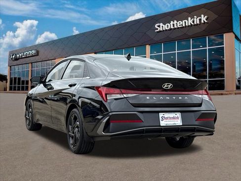 New 2026 Hyundai Elantra SEL Sport Premium FWD image 8