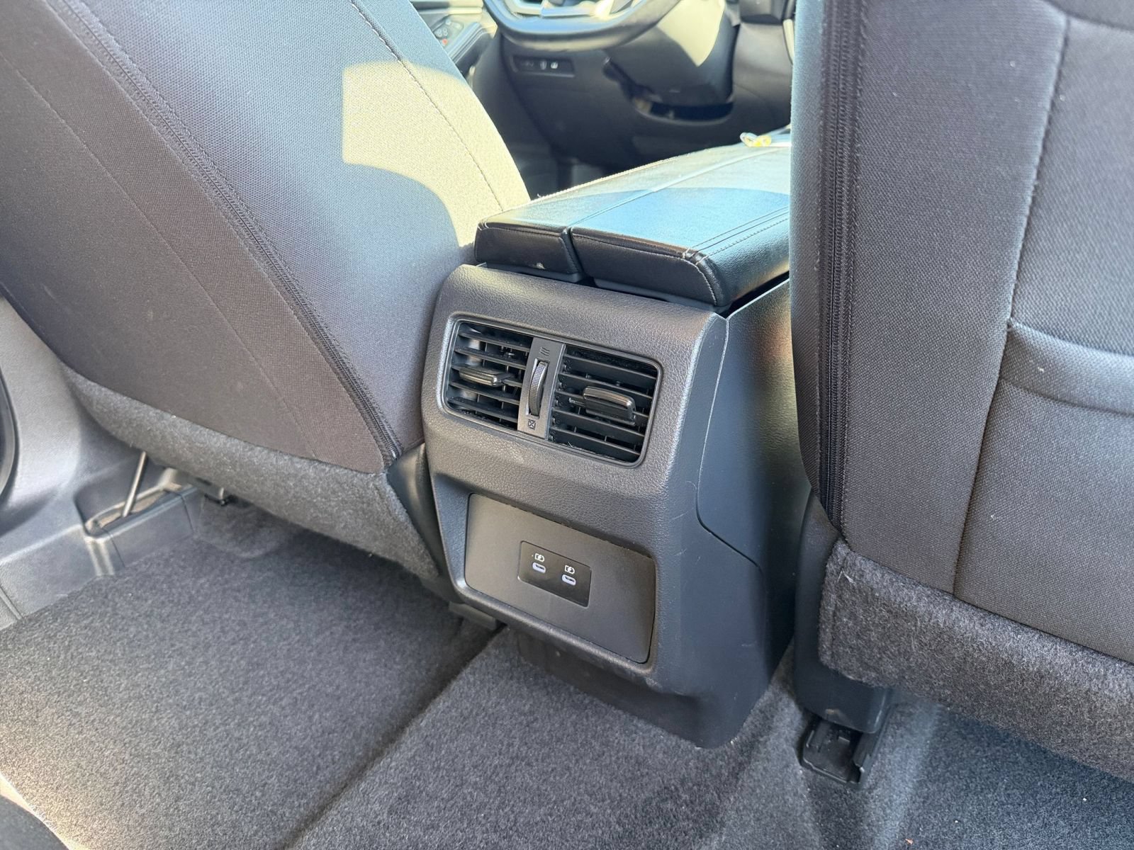 Used 2025 Nissan Rogue SV AWD/4WD image 24
