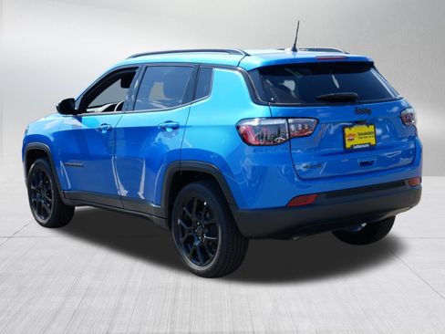 Used 2026 Jeep Compass Latitude AWD/4WD image 5