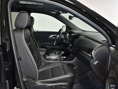 Used 2023 Chevrolet Traverse Premier w/ Redline Edition image 32