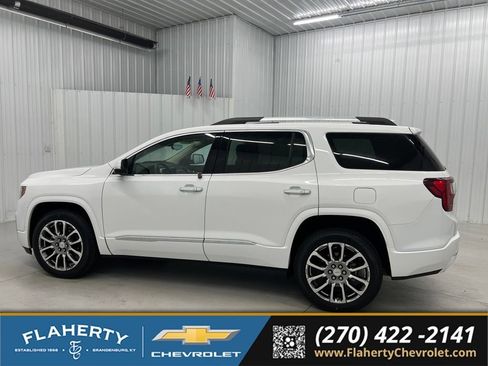 Used 2023 GMC Acadia Denali w/ Denali Technology Package FWD image 5