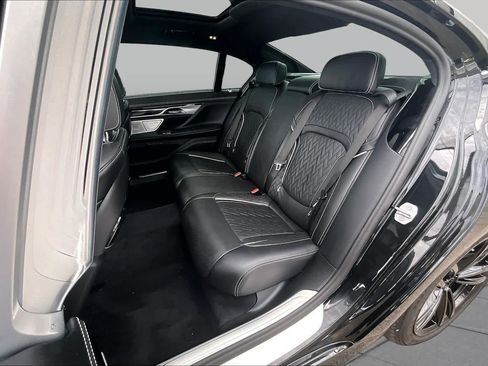 Used 2021 BMW M760i xDrive w/ Luxury Rear Seating Package AWD/4WD image 20