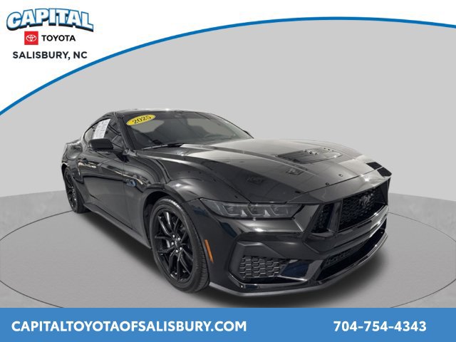 Used 2025 Ford Mustang GT Premium RWD image 1