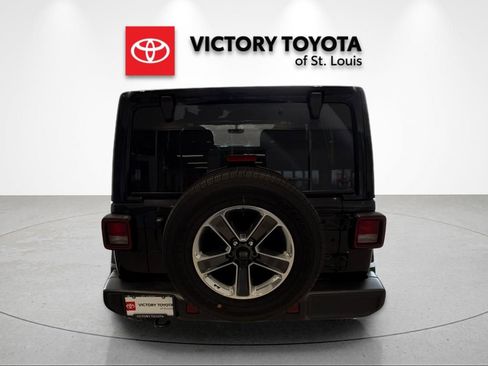 Used 2023 Jeep Wrangler Unlimited Sahara AWD/4WD image 4