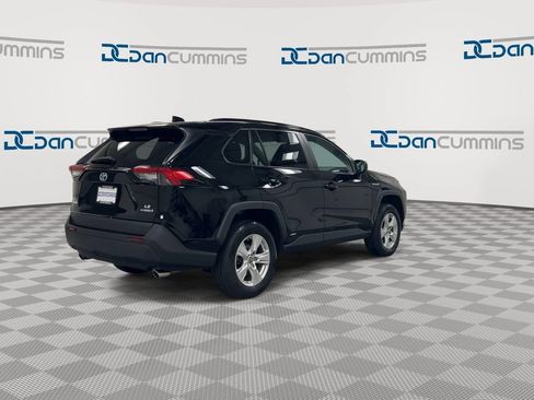 Used 2021 Toyota RAV4 LE AWD/4WD image 8