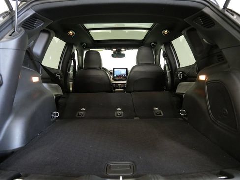 Used 2023 Jeep Compass Limited w/ Elite Group AWD/4WD image 28