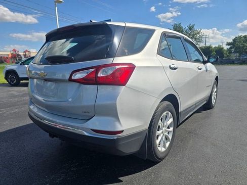 Used 2018 Chevrolet Equinox LS AWD/4WD image 5