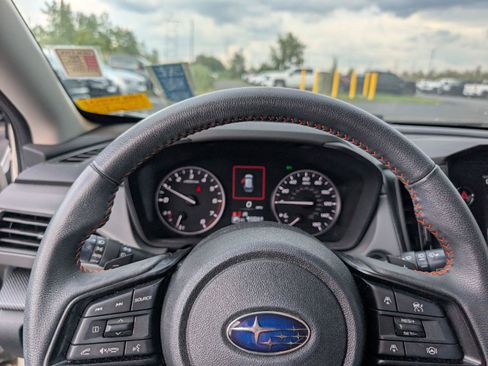 Used 2024 Subaru Crosstrek 2.5i Limited AWD/4WD image 11