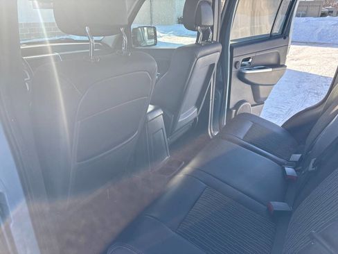 Used 2012 Jeep Liberty Arctic image 11