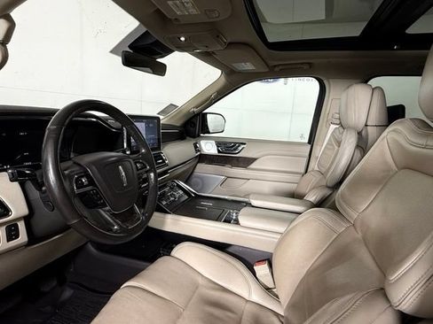 Used 2019 Lincoln Navigator Reserve AWD/4WD image 5