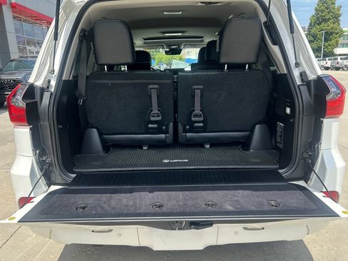 Used 2016 Lexus LX 570 4WD w/ Luxury Package image 25