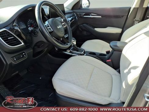 Used 2022 Kia Seltos EX AWD/4WD image 11