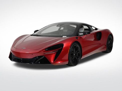 Used 2024 McLaren Artura image 1
