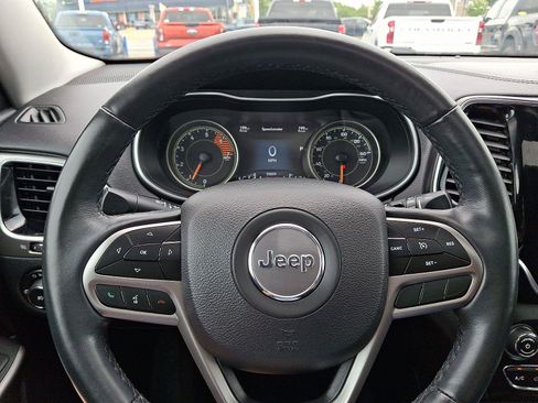 Used 2019 Jeep Cherokee Limited AWD/4WD image 19