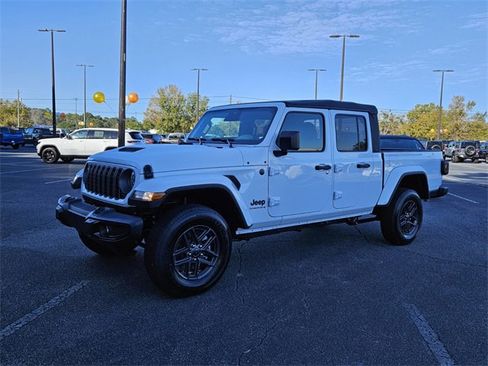 New 2026 Jeep Gladiator Sport image 2