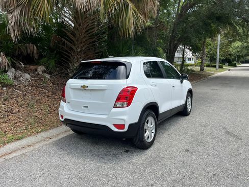 Used 2022 Chevrolet Trax LS w/ Tint and Cruise Package FWD image 3