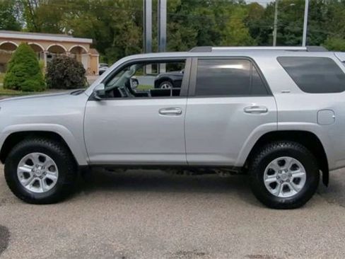 Used 2020 Toyota 4Runner SR5 image 5