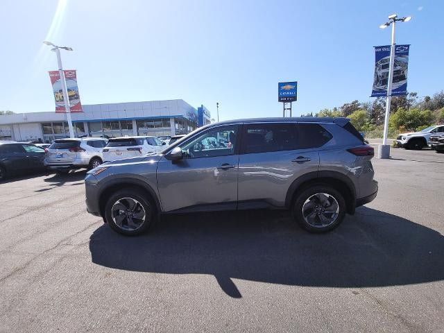 Used 2026 Nissan Rogue SV FWD image 5