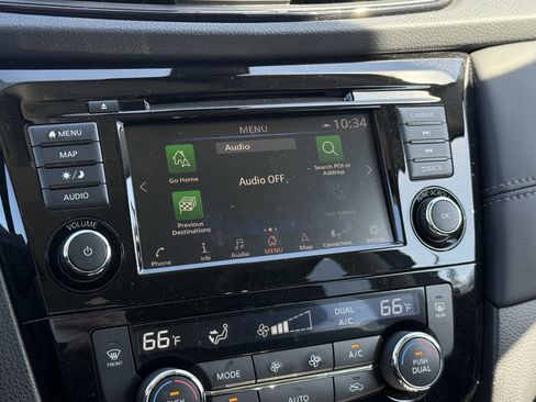 Used 2018 Nissan Rogue SL w/ Premium Package image 23