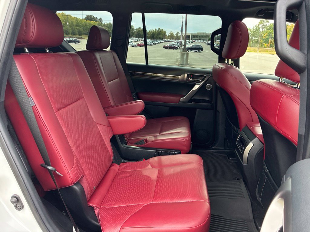 Certified 2022 Lexus GX 460 Luxury w/ Sport Design Package AWD/4WD image 17
